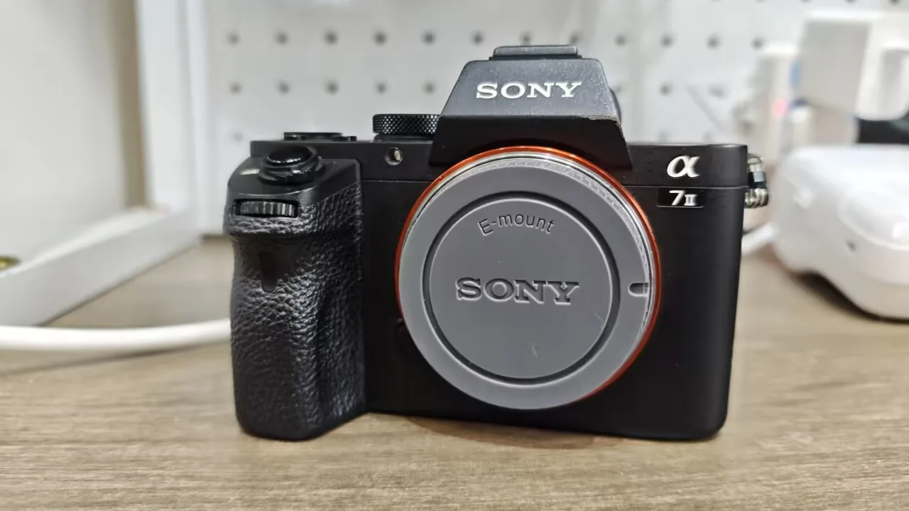 店里收到的索尼 α7 II 机身正面